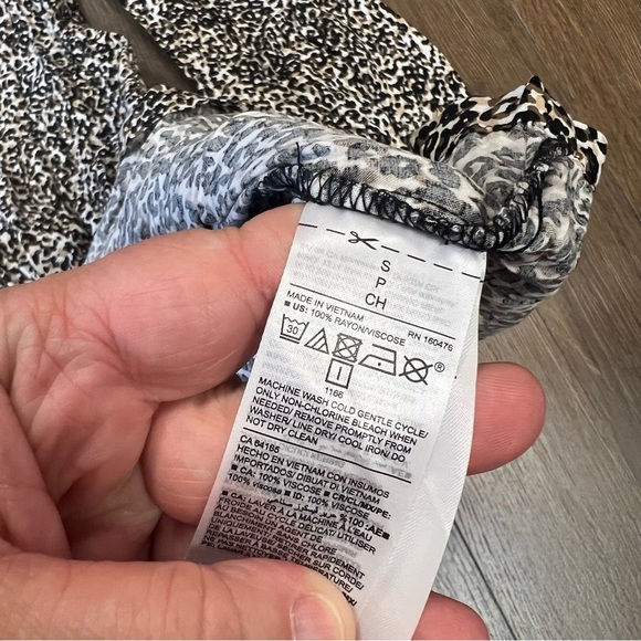 Old Navy longsleeve, global fashion, leopard print dress SZ SM - Picture 4 of 4